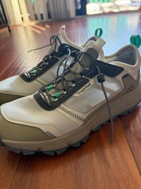 Tropicfeel Women’s Athletic Trail Shoe - White & Olive